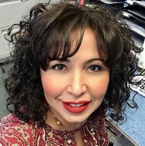 Meet your Posher, Danae